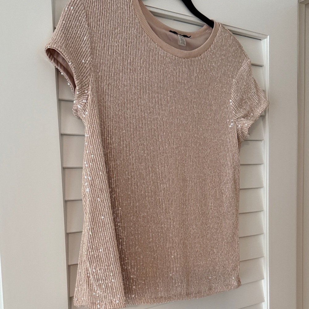 Cable & Gauge Sequin Short Sleeve Top - Creamy blush size small